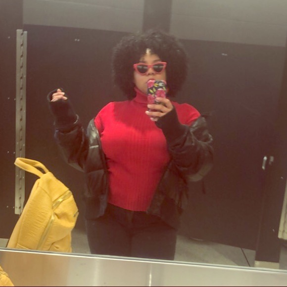 Meet your Posher, Clarissa - Picture 1 of 5